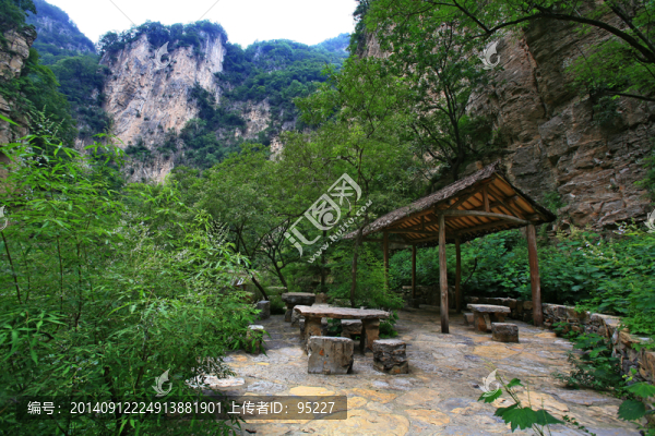 石凳,小屋