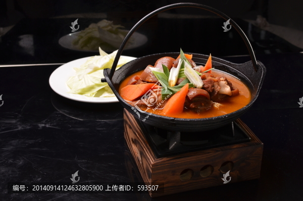 鐵鍋燉羊肉