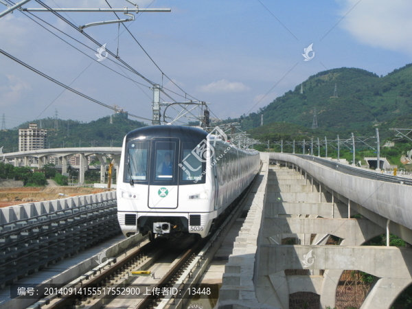 深圳地鐵環(huán)中線列車