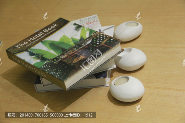 圖書,燭臺(tái)