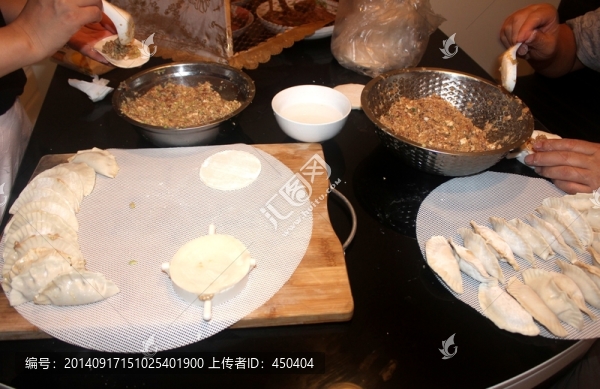 包餃子