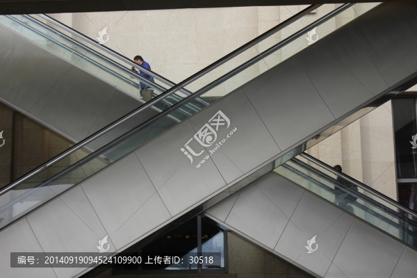濟(jì)南西站的電梯