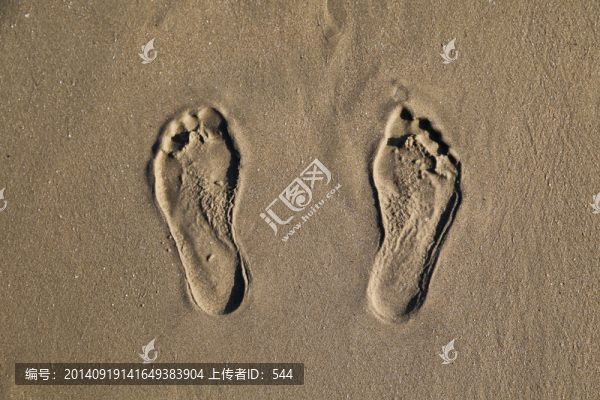 沙灘腳印