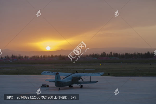 運(yùn)五,飛機(jī)