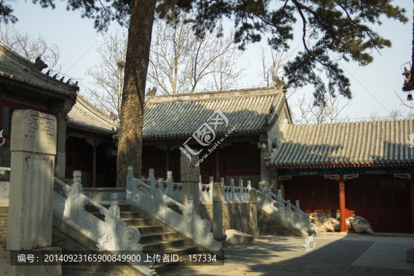 戒臺(tái)寺古建庭院