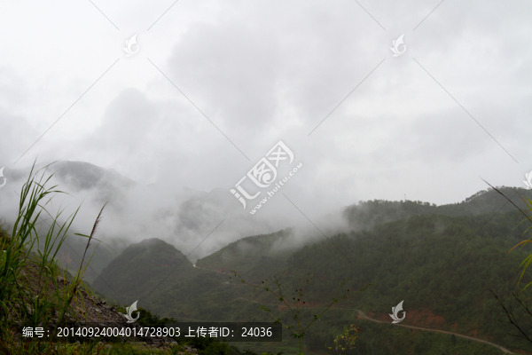 高山風(fēng)景,云霧繚繞