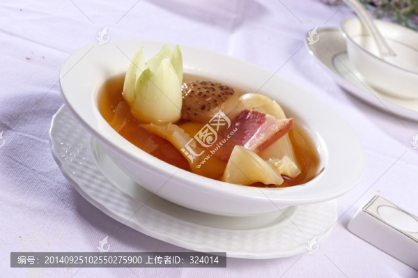 菜膽肘子燉花膠