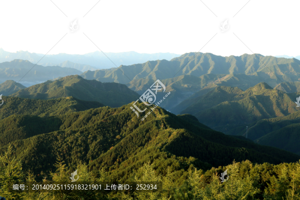 山巒