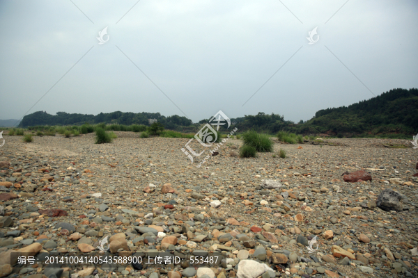 河灘,沙灘,石頭灘,遠山,風景