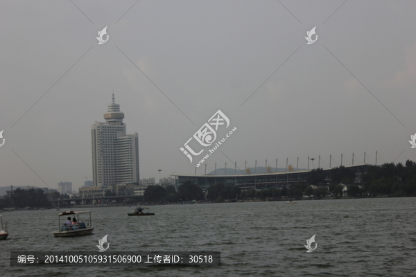 煙波浩渺的玄武湖