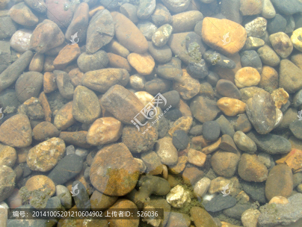 淺水灘石子