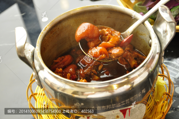 板栗燉豬腳