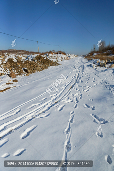大雪覆蓋的道路