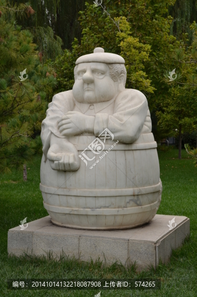 力量雕塑側(cè)拍