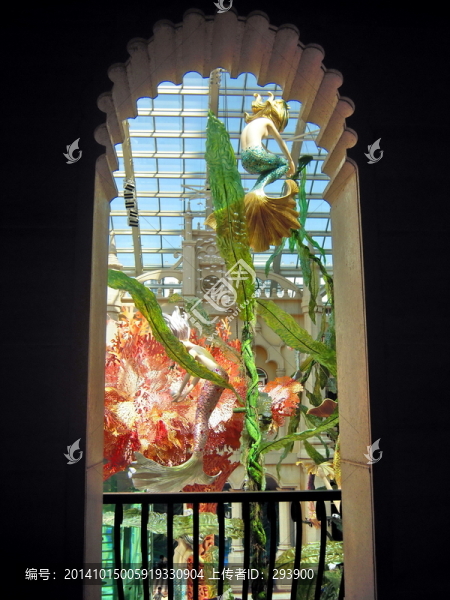陽(yáng)臺(tái)外的室內(nèi)裝置藝術(shù)