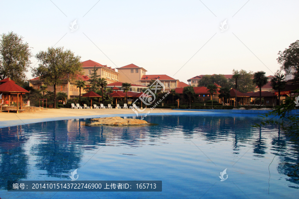 湯池金孔雀溫泉