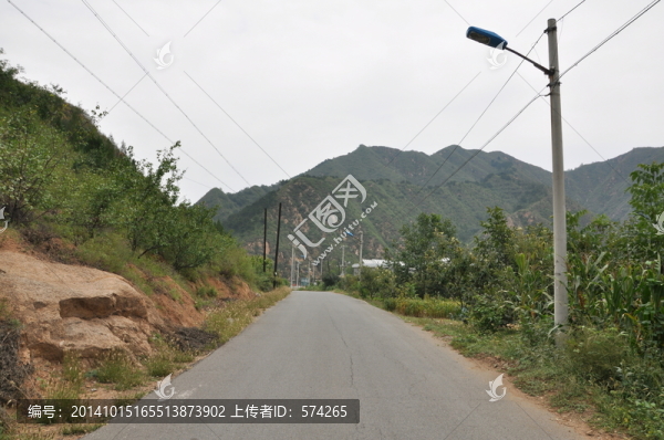 筆直的公路