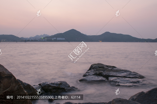漁港的早晨,碼頭,海邊礁石