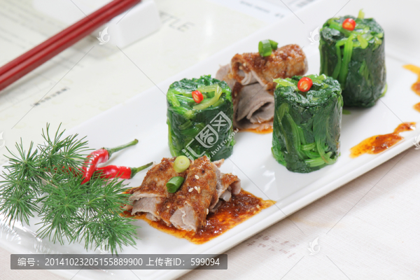 蒜泥白肉,涼拌菠菜,拼盤