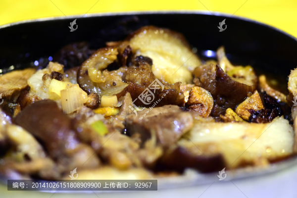 飯盒燉肉
