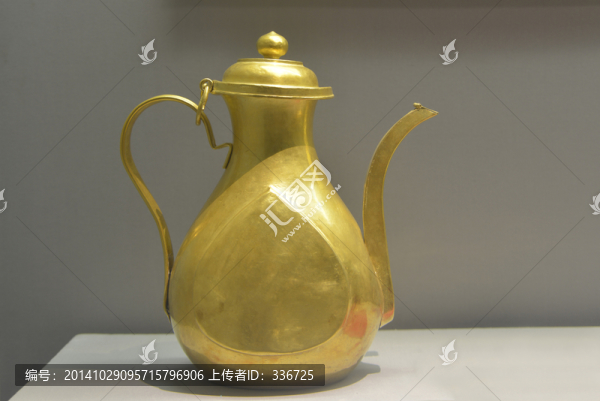 金壺金酒注
