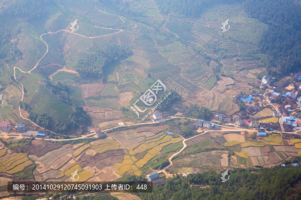 武夷山山路彎彎航拍圖