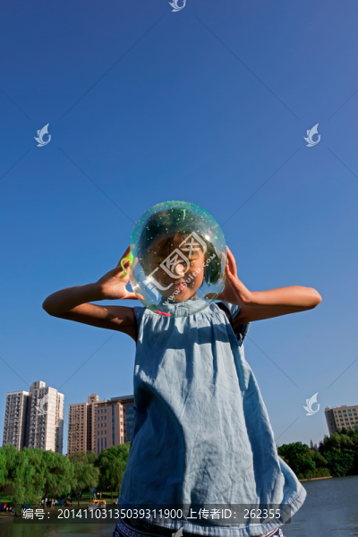 玩耍的女孩