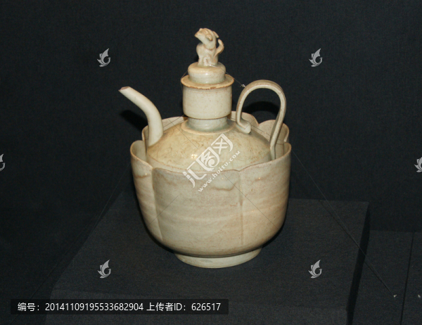 景德鎮(zhèn)窯青白釉注壺注碗