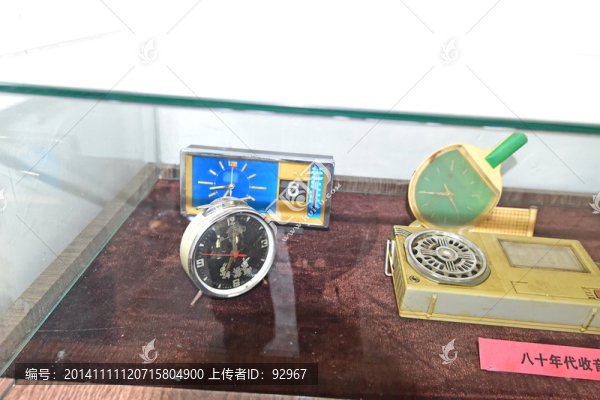 80年代鬧鐘收音機