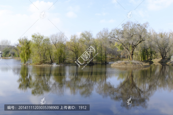 湖光秋色