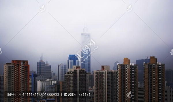高聳入云
