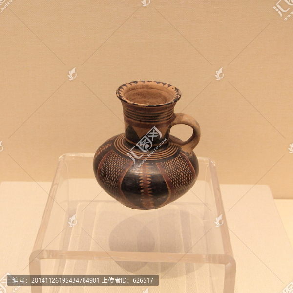 網(wǎng)紋單耳彩陶壺