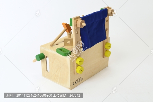 一套木制玩具