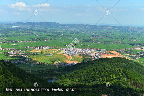 建設(shè)中的五祖鎮(zhèn)新農(nóng)村