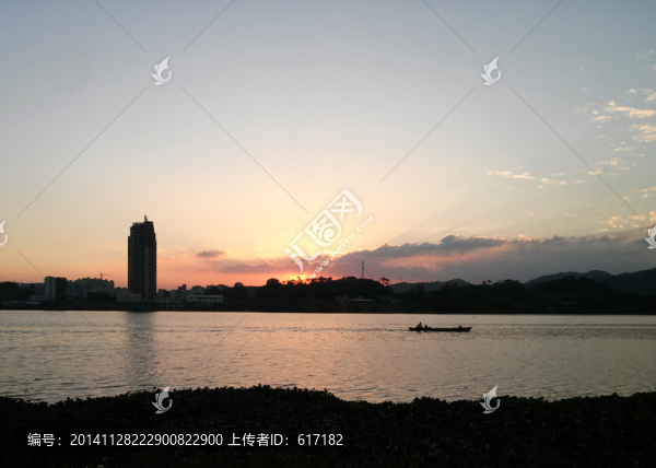 漁船,彩霞