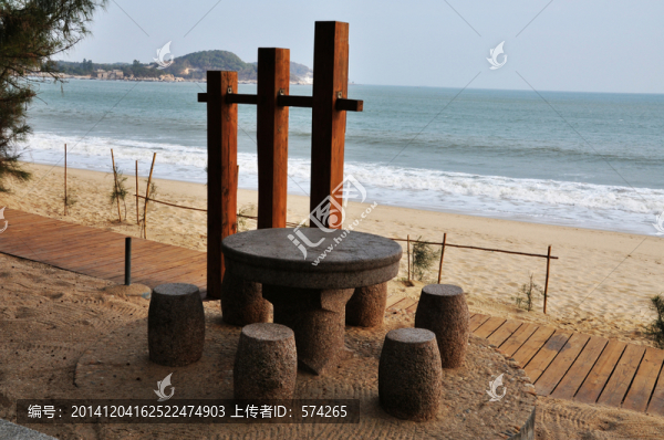 海邊石桌石凳