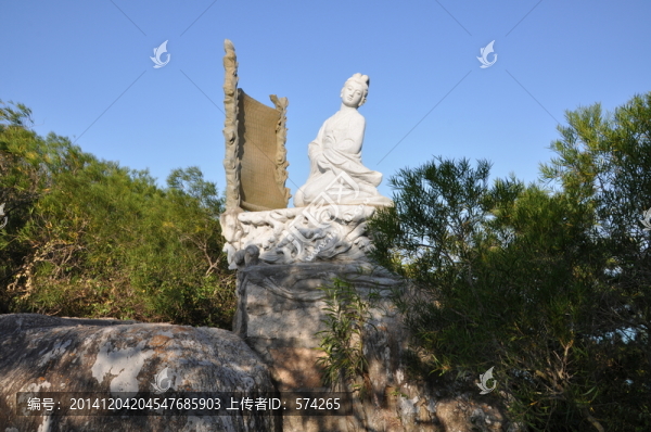 媽祖踏席雕像