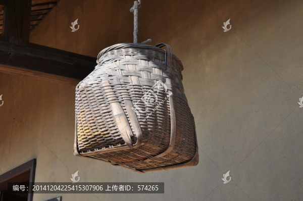 魚(yú)簍,竹簍