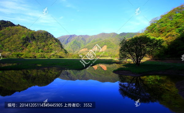 湖光山影