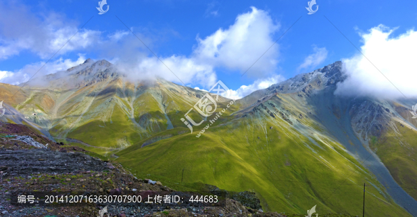 新疆雪山