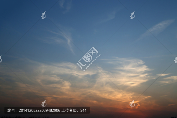 天空彩霞