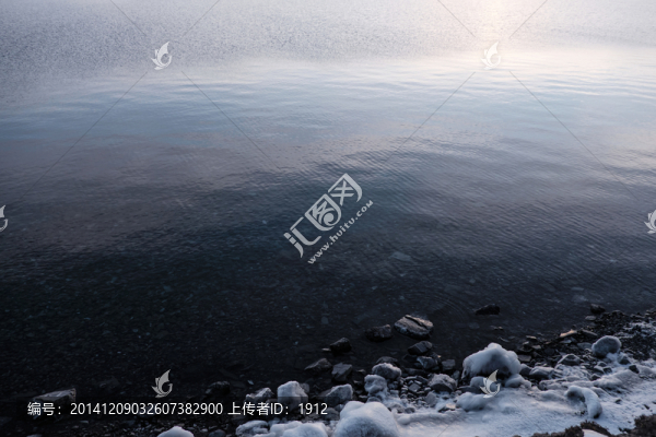 冰湖