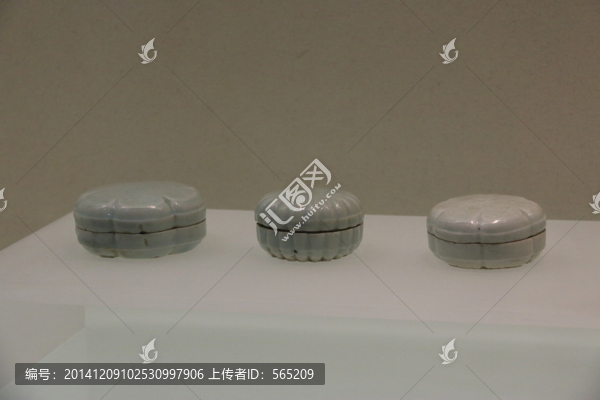 青白瓷盒