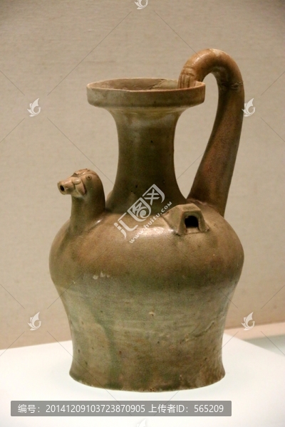 青瓷雞首壺
