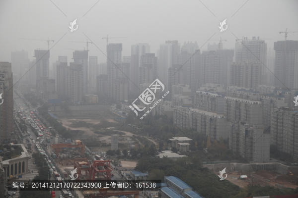 霧霾下的城市風(fēng)光