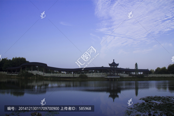 長(zhǎng)沙岳麓山穿石坡湖