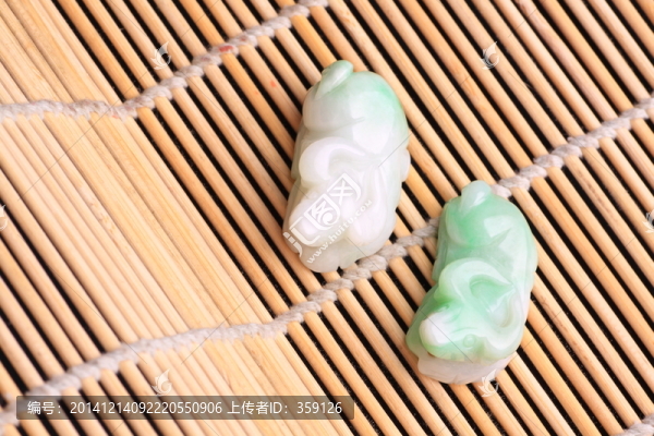 和田玉牛,玉石,玉器,手把件