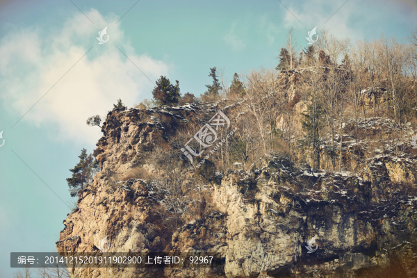 松嶺雪村懸崖峭壁