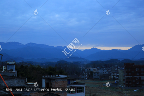村莊,冬景,遠(yuǎn)山