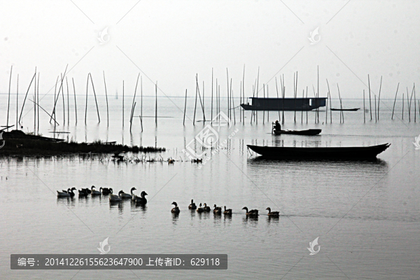 湖邊風(fēng)光